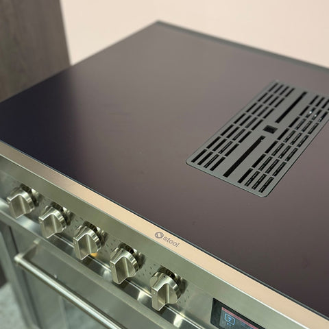 Steel inductie fornuis Genesi 90 Mistral met kookveldafzuiging | GQ9SF-4FIKW | Model 2026 | Close-up inductiekookplaat met kookveldafzuiging